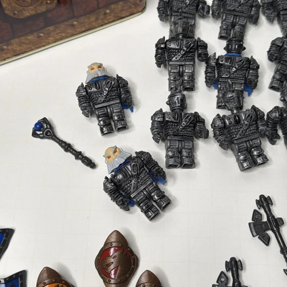 Mega Bloks Dragons Krystal Wars Knights 26 Minifigures /Weapons Accessories Lot